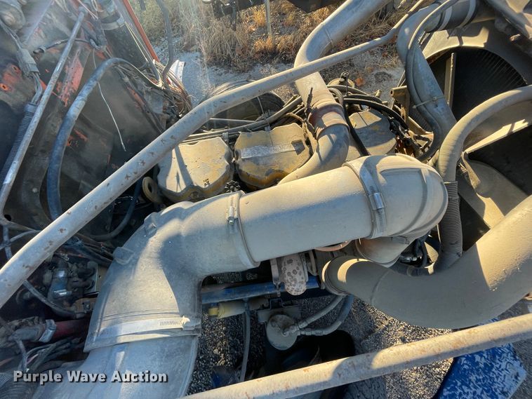 image for item IX9628 1991 Peterbilt 378  truck cab and chassis