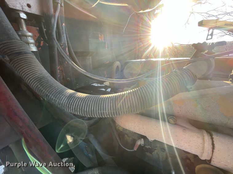 image for item IX9628 1991 Peterbilt 378  truck cab and chassis