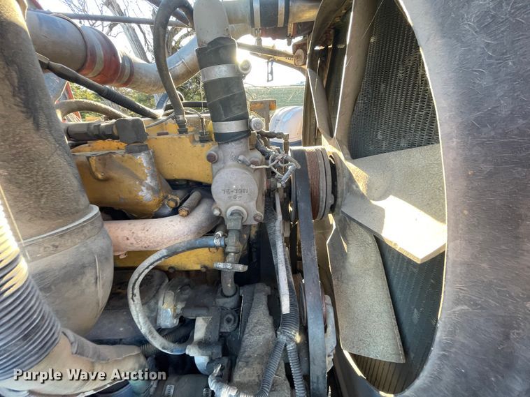 image for item IX9628 1991 Peterbilt 378  truck cab and chassis