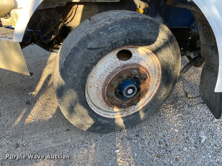 image for item IX9628 1991 Peterbilt 378  truck cab and chassis