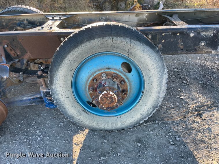 image for item IX9628 1991 Peterbilt 378  truck cab and chassis