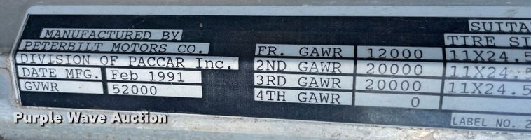 image for item IX9628 1991 Peterbilt 378  truck cab and chassis