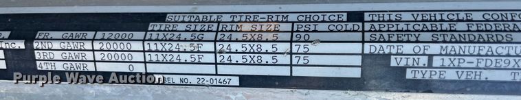 image for item IX9628 1991 Peterbilt 378  truck cab and chassis