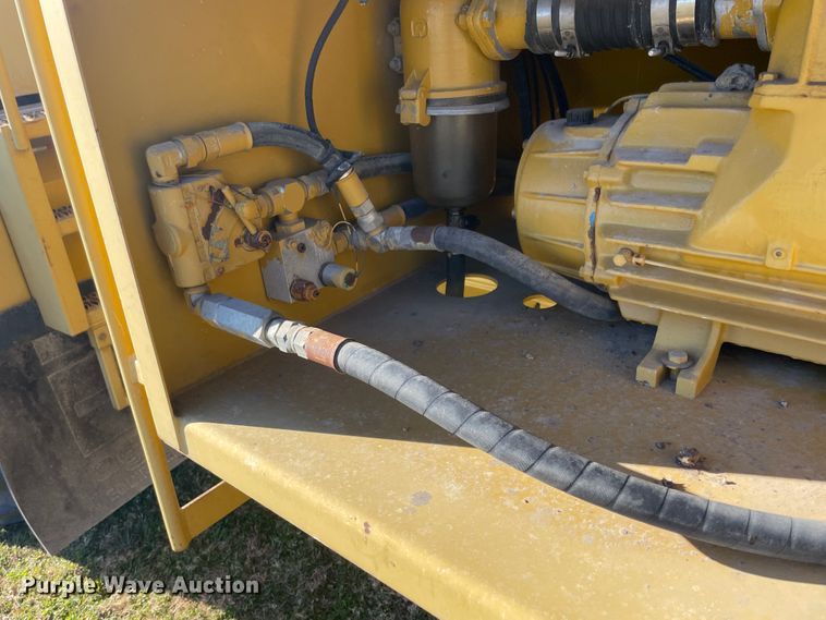 image for item IX9664 Ag-Gator 2004  applicator