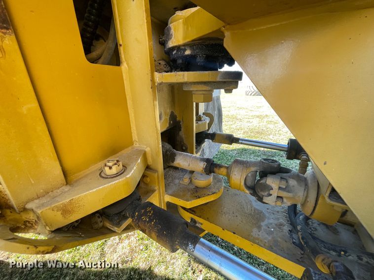 image for item IX9664 Ag-Gator 2004  applicator