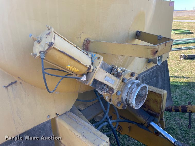 image for item IX9664 Ag-Gator 2004  applicator