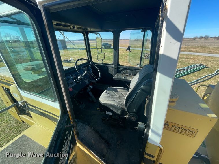 image for item IX9664 Ag-Gator 2004  applicator