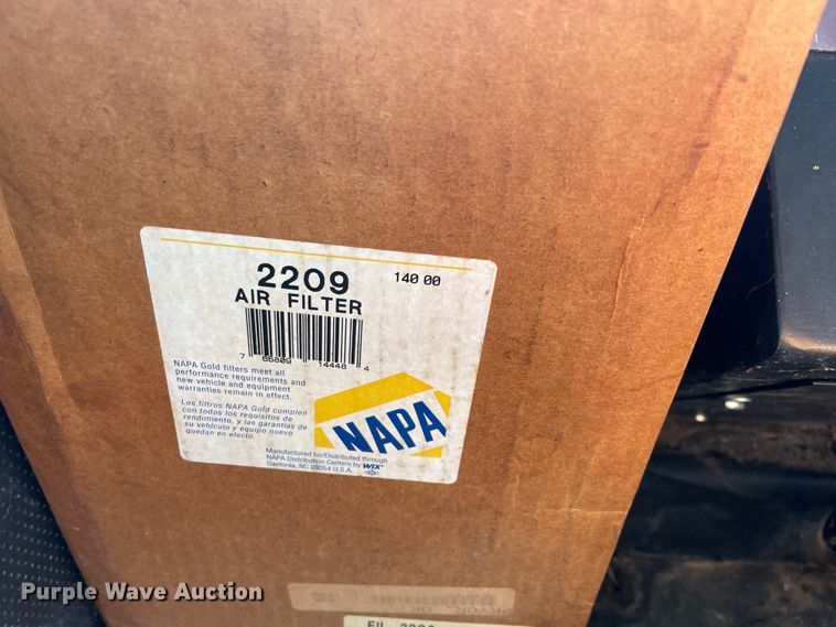 image for item IX9664 Ag-Gator 2004  applicator