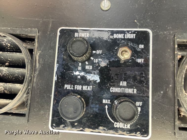 image for item IX9664 Ag-Gator 2004  applicator