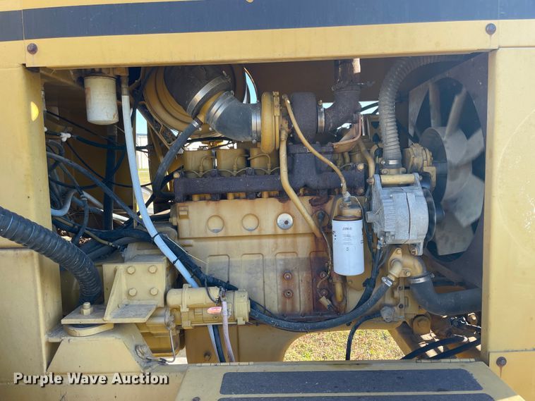 image for item IX9664 Ag-Gator 2004  applicator