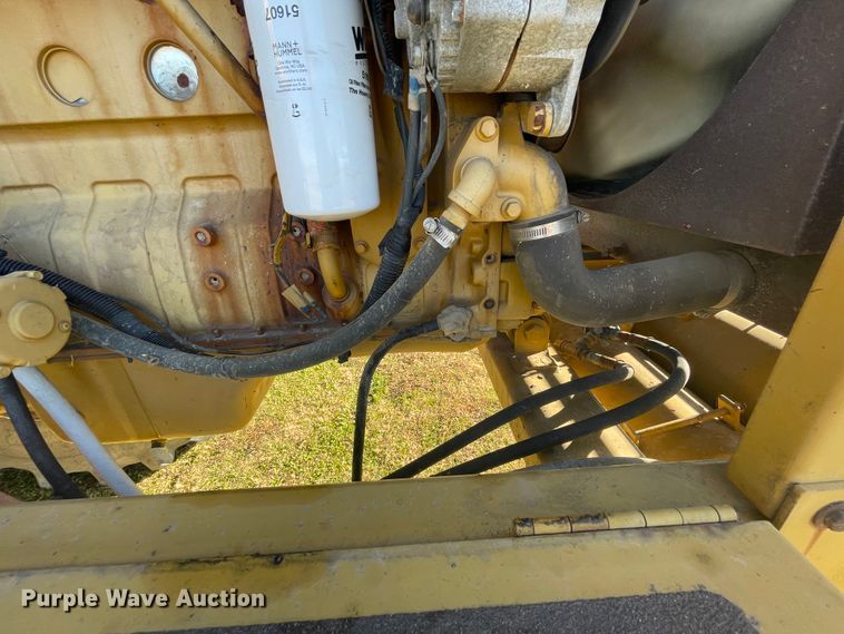 image for item IX9664 Ag-Gator 2004  applicator