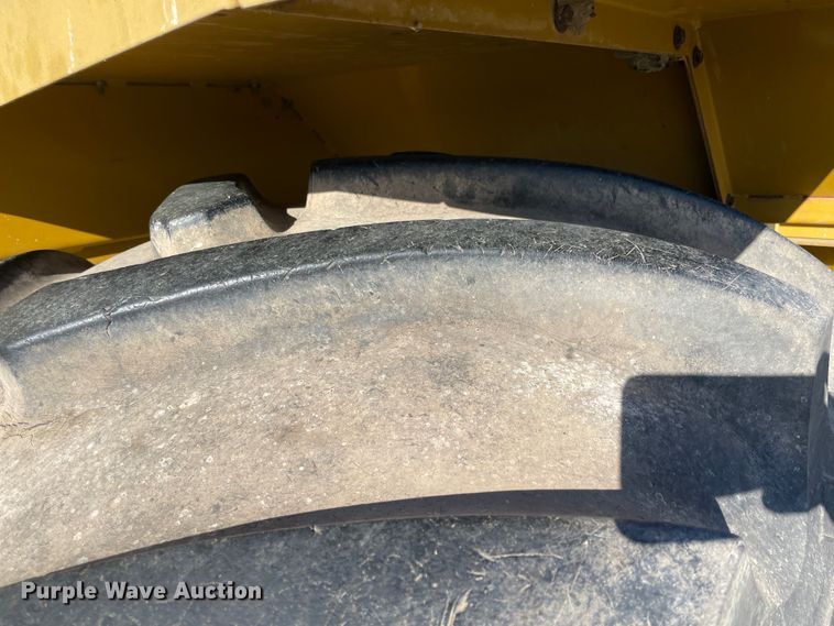 image for item IX9664 Ag-Gator 2004  applicator