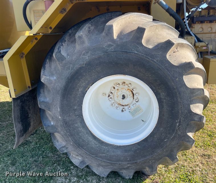 image for item IX9664 Ag-Gator 2004  applicator