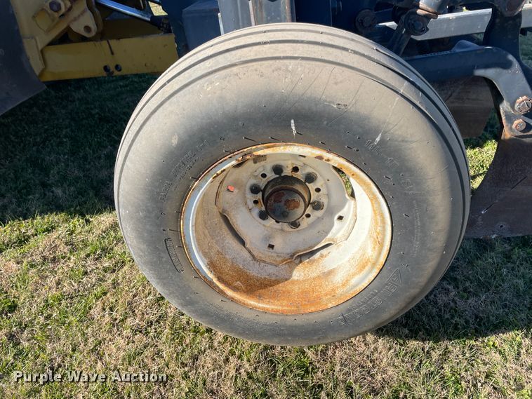 image for item IX9664 Ag-Gator 2004  applicator