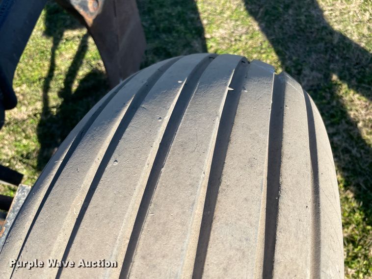 image for item IX9664 Ag-Gator 2004  applicator