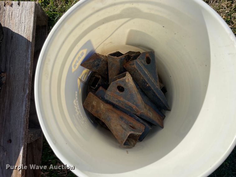 image for item IX9664 Ag-Gator 2004  applicator