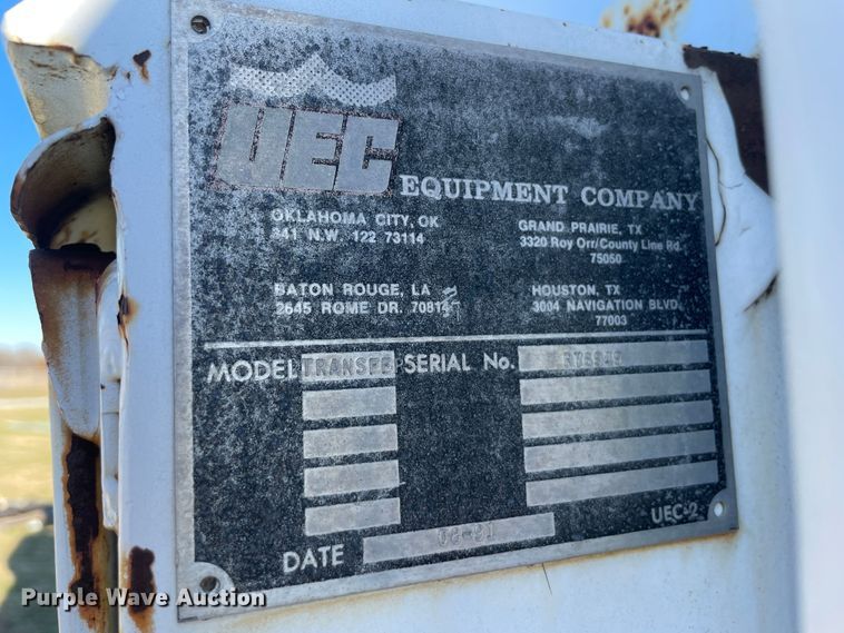 image for item IX9665 1992 International 4700  digger derrick truck