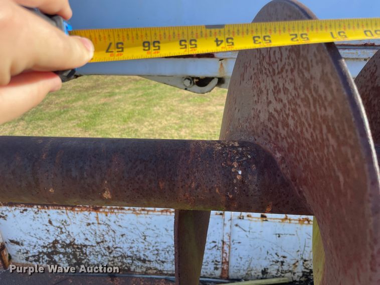 image for item IX9665 1992 International 4700  digger derrick truck