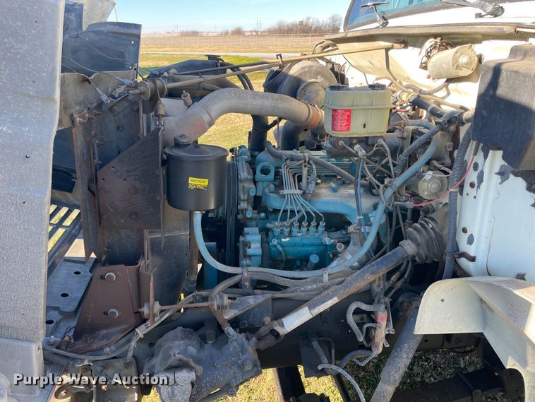 image for item IX9665 1992 International 4700  digger derrick truck