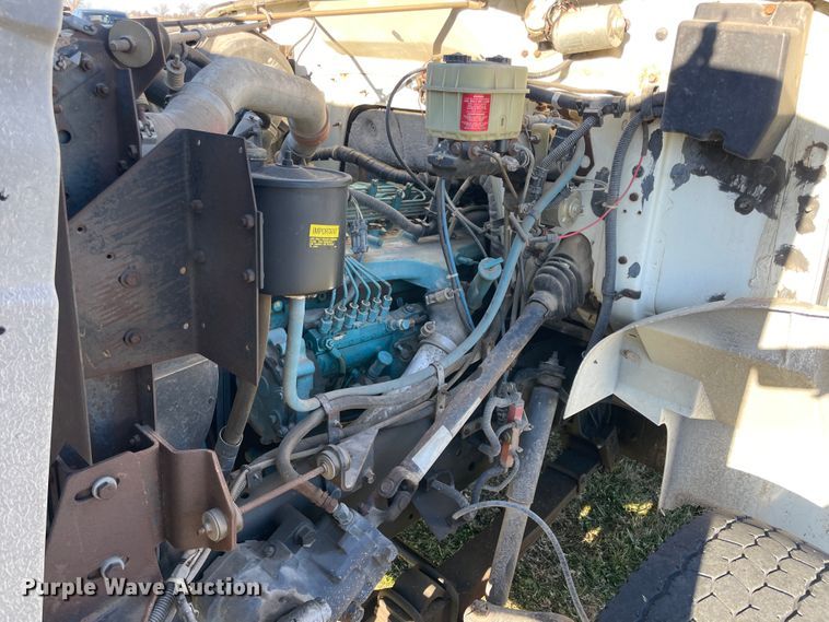 image for item IX9665 1992 International 4700  digger derrick truck