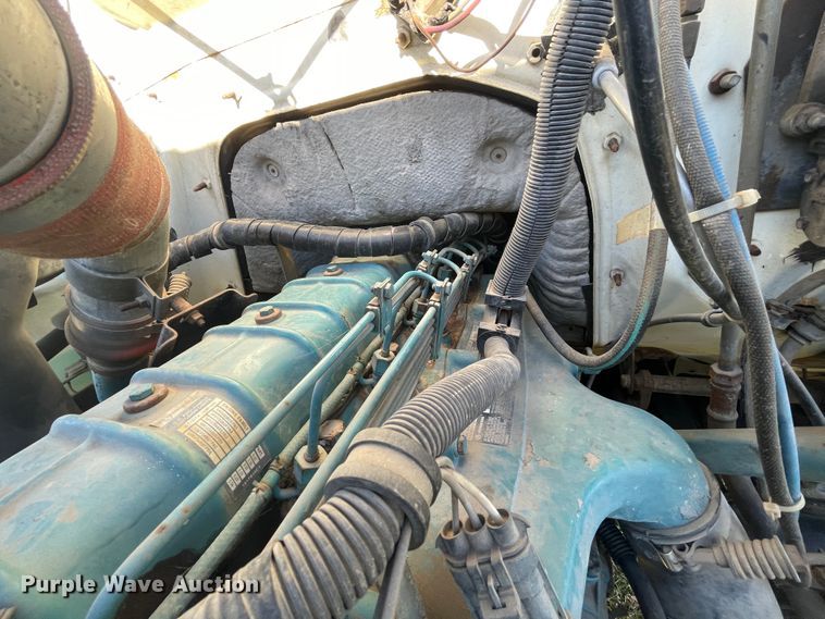 image for item IX9665 1992 International 4700  digger derrick truck