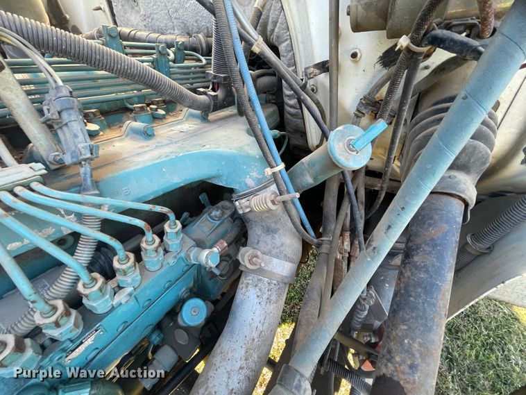 image for item IX9665 1992 International 4700  digger derrick truck