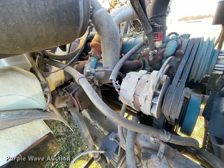 image for item IX9665 1992 International 4700  digger derrick truck