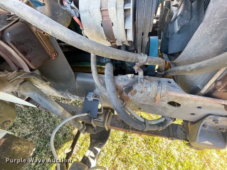 image for item IX9665 1992 International 4700  digger derrick truck