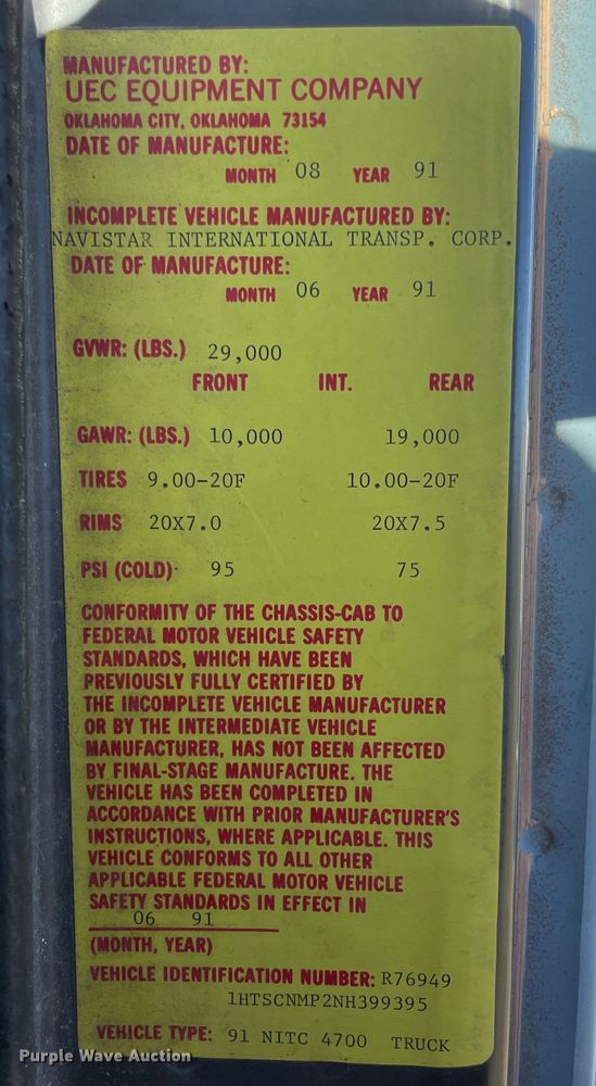 image for item IX9665 1992 International 4700  digger derrick truck