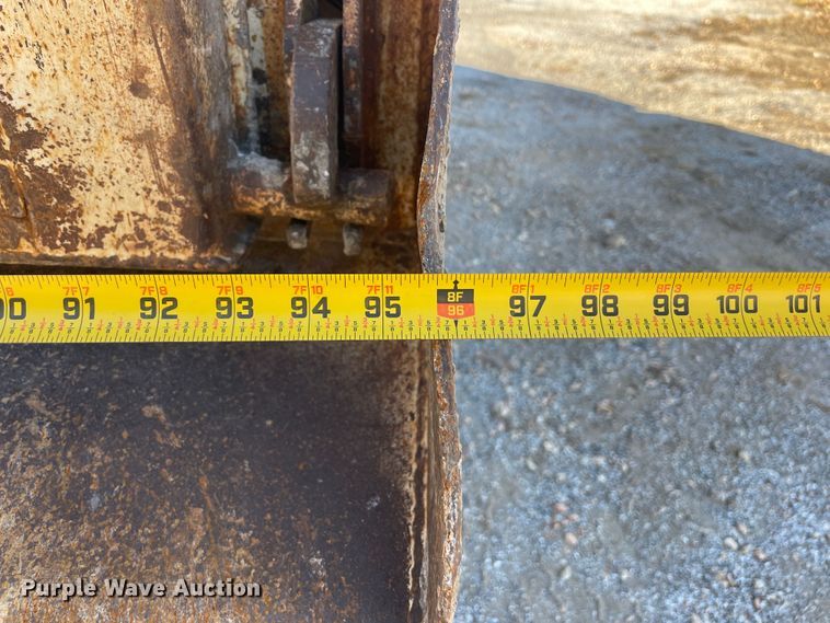 image for item IX9668 1983 Ford L8000  dump truck