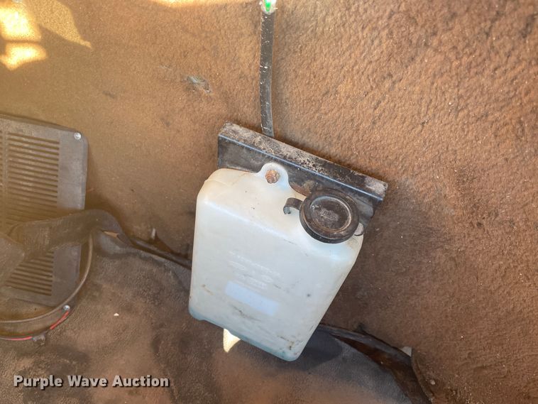 image for item IX9668 1983 Ford L8000  dump truck