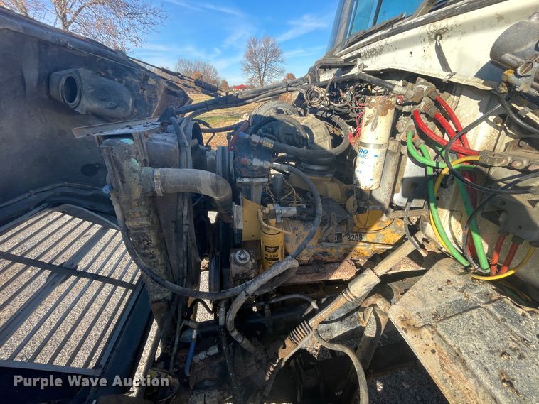 image for item IX9668 1983 Ford L8000  dump truck