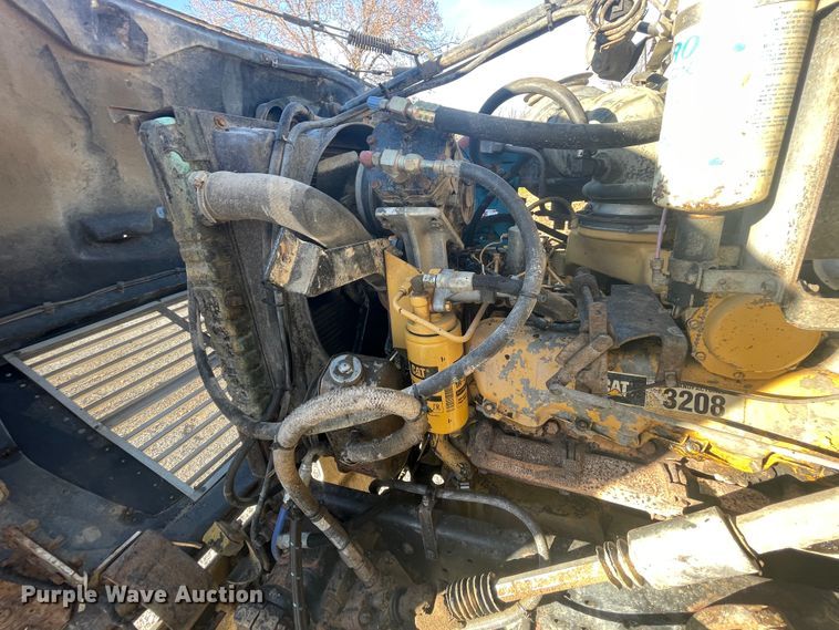 image for item IX9668 1983 Ford L8000  dump truck