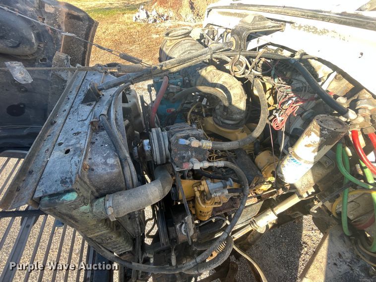 image for item IX9668 1983 Ford L8000  dump truck