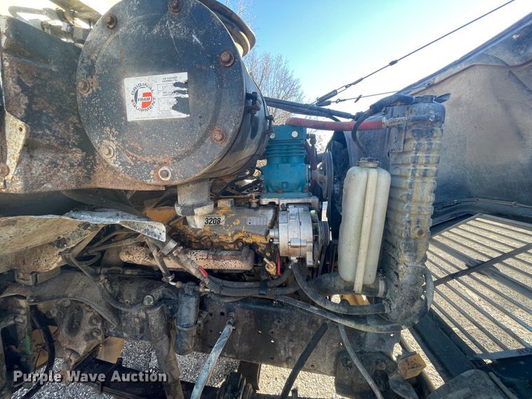 image for item IX9668 1983 Ford L8000  dump truck