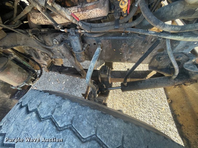 image for item IX9668 1983 Ford L8000  dump truck