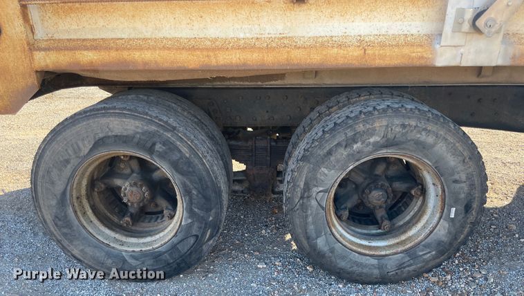 image for item IX9668 1983 Ford L8000  dump truck