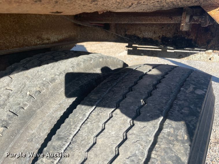 image for item IX9668 1983 Ford L8000  dump truck