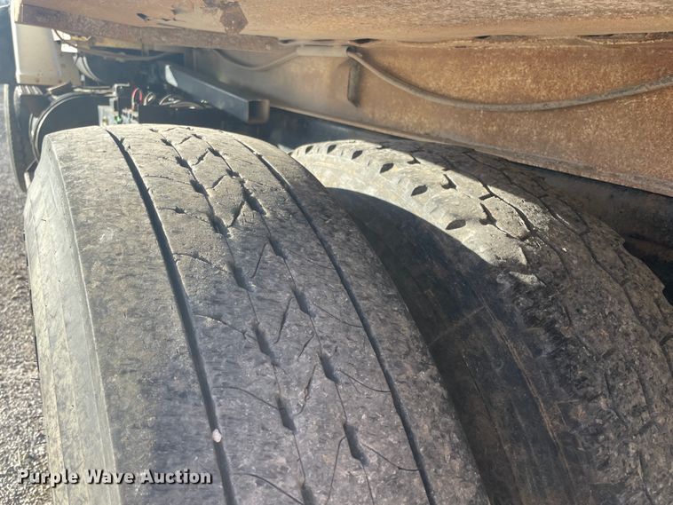 image for item IX9668 1983 Ford L8000  dump truck