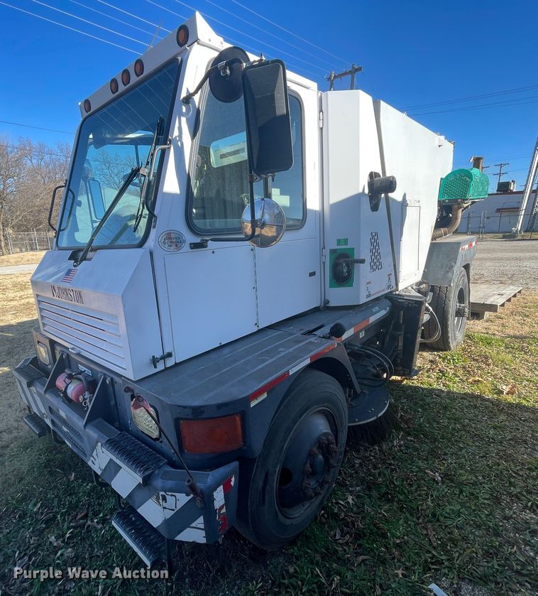 image for item IX9721 2009 Johnston  street sweeper