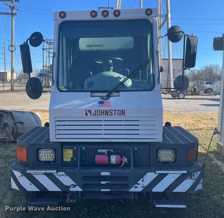 image for item IX9721 2009 Johnston  street sweeper