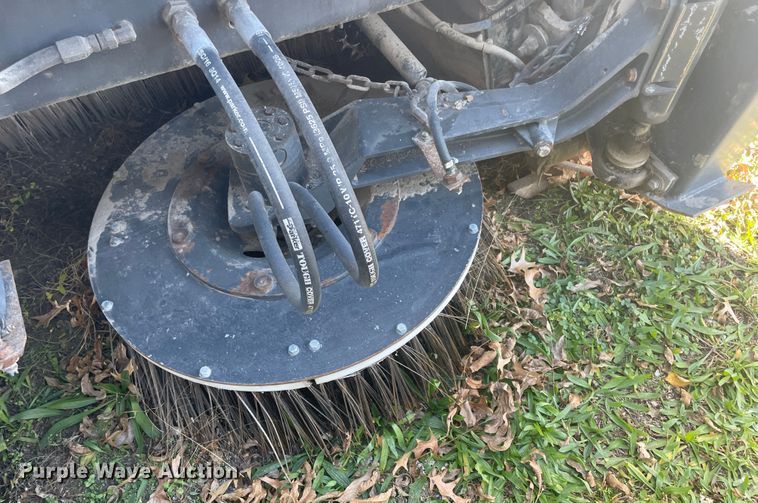 image for item IX9721 2009 Johnston  street sweeper