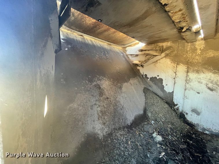 image for item IX9721 2009 Johnston  street sweeper