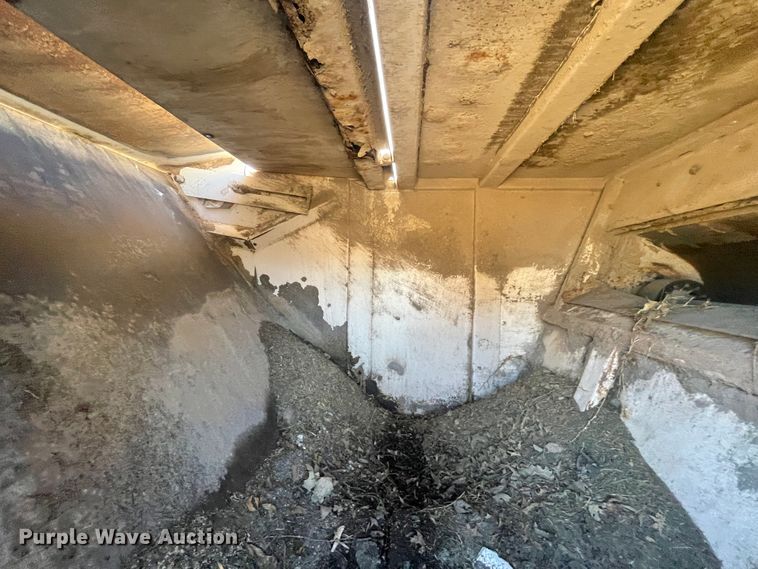 image for item IX9721 2009 Johnston  street sweeper