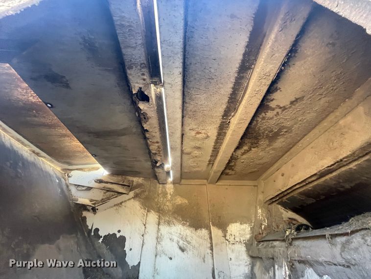 image for item IX9721 2009 Johnston  street sweeper