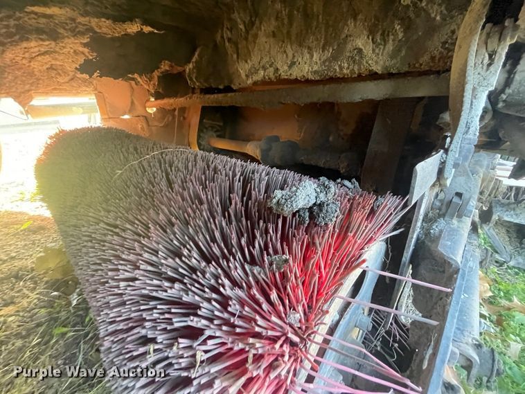 image for item IX9721 2009 Johnston  street sweeper