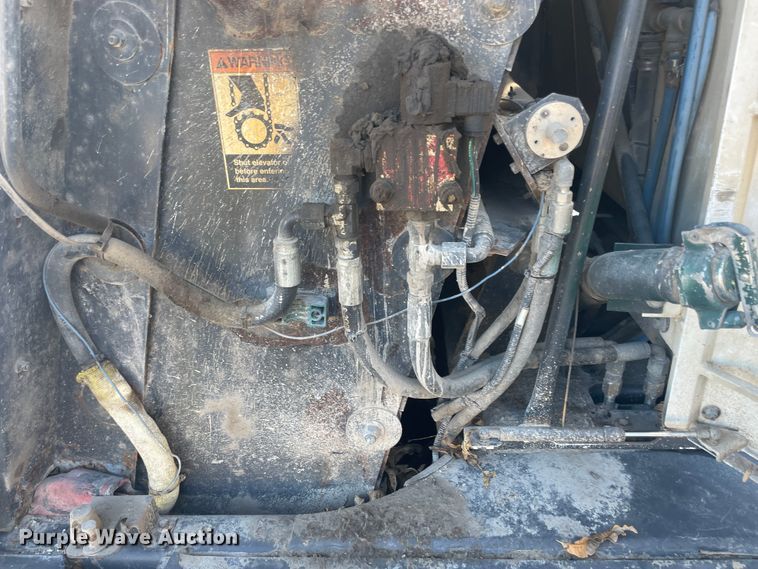 image for item IX9721 2009 Johnston  street sweeper