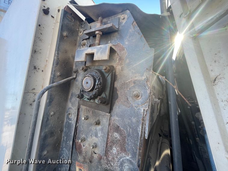 image for item IX9721 2009 Johnston  street sweeper