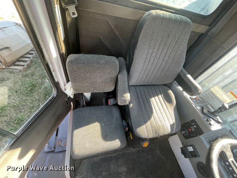 image for item IX9721 2009 Johnston  street sweeper