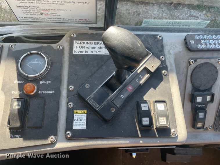 image for item IX9721 2009 Johnston  street sweeper